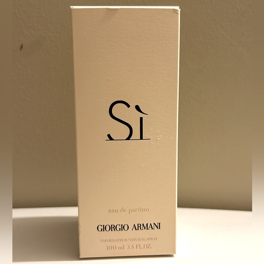 Giorgio Armani Si Perfume